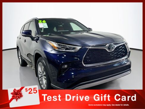 Used 2026 Toyota Highlander Platinum AWD/4WD image 1
