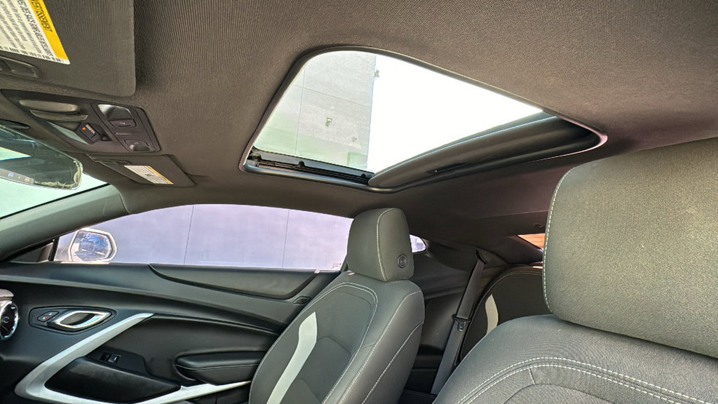 Used 2018 Chevrolet Camaro SS RWD image 14