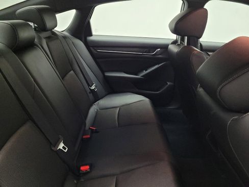 Used 2018 Honda Accord Sport image 19