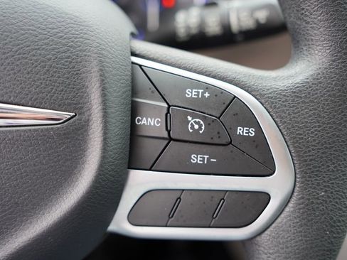 Certified 2017 Chrysler Pacifica LX image 29