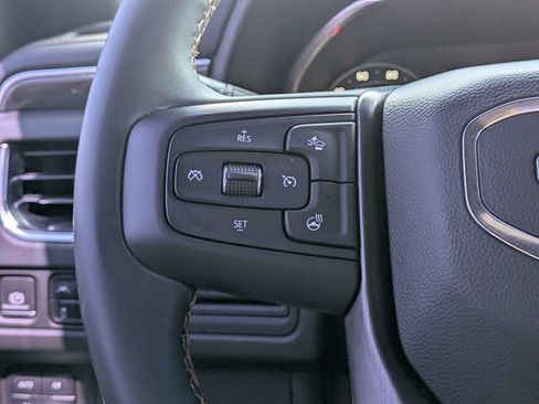 Used 2023 GMC Yukon AT4 AWD/4WD image 34