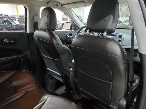 Used 2019 Jeep Compass Latitude FWD image 20