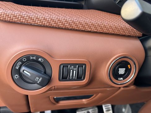 Used 2022 Maserati Quattroporte Modena Q4 image 27