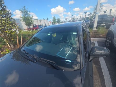 Used 2025 Toyota Camry SE image 15