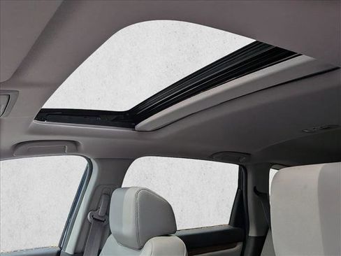 Used 2018 Honda CR-V Touring image 12