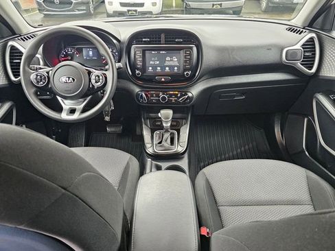 Used 2021 Kia Soul LX image 18