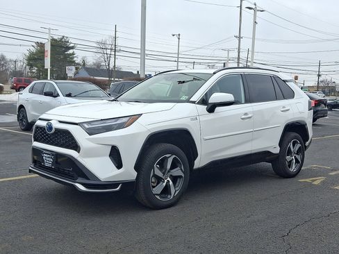 Used 2023 Toyota RAV4 SE w/ Weather & Moonroof Package image 3