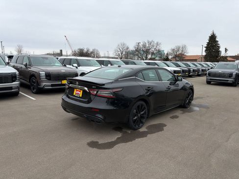Used 2019 Nissan Maxima SR w/ Premium Package image 2