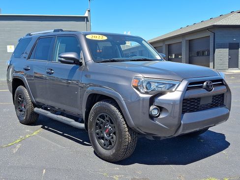Used 2022 Toyota 4Runner SR5 Premium w/ Moonroof Package RWD image 1