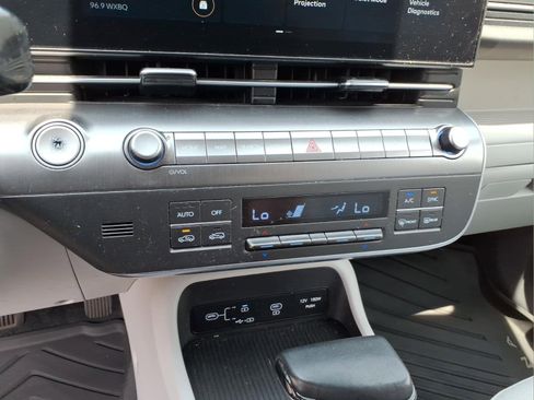 Used 2024 Hyundai Kona SEL FWD image 27