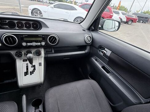 Used 2009 Scion xB FWD image 19