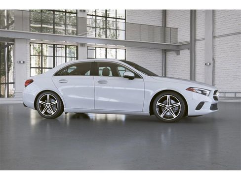 Used 2022 Mercedes-Benz A 220 4MATIC image 15