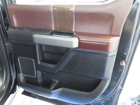 Used 2017 Ford F450 Platinum w/ Platinum Ultimate Package image 31