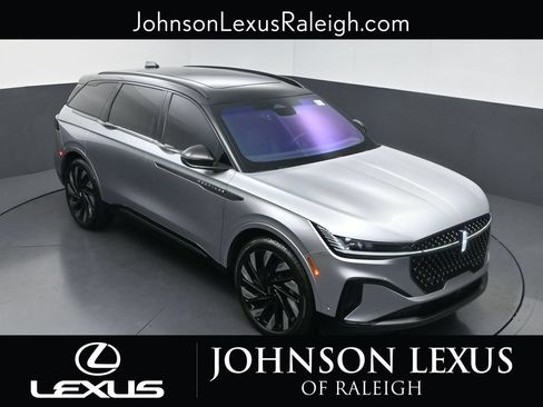 Used 2024 Lincoln Nautilus Reserve w/ Equipment Group 202A AWD/4WD image 18