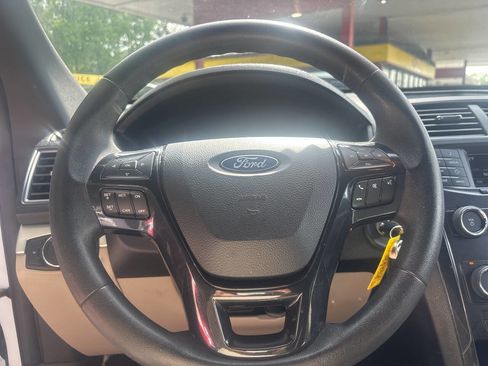 Used 2018 Ford Explorer FWD image 11