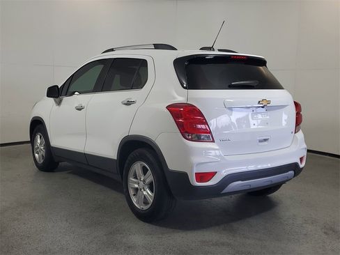 Used 2018 Chevrolet Trax LT w/ LT Convenience Package image 5