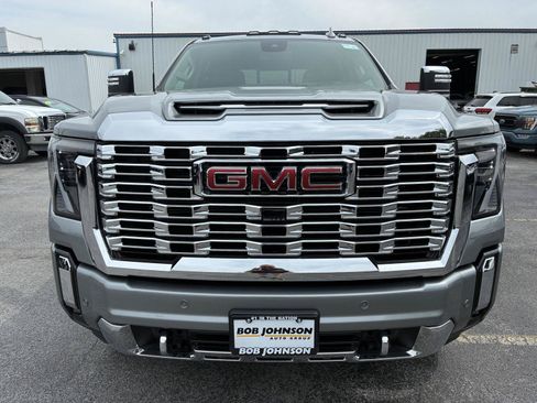 Used 2025 GMC Sierra 2500 Denali AWD/4WD image 2