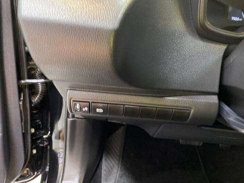Used 2026 Toyota Corolla LE FWD image 32