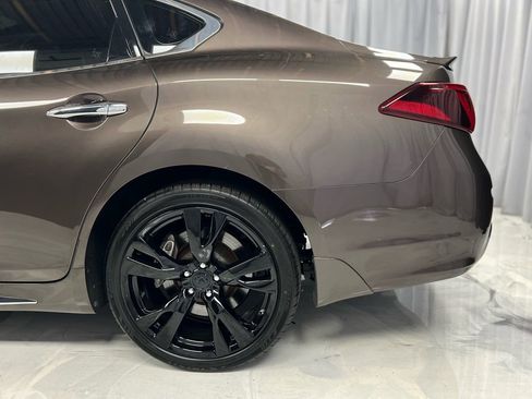 Used 2015 INFINITI Q70 L 5.6 w/ V8 Deluxe Technology Package image 11