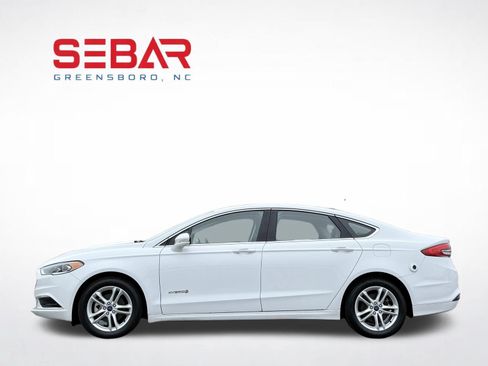 Used 2018 Ford Fusion SE w/ Equipment Group 602A FWD image 9