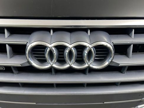 Used 2020 Audi Q5 2.0T Premium w/ Convenience Package image 10