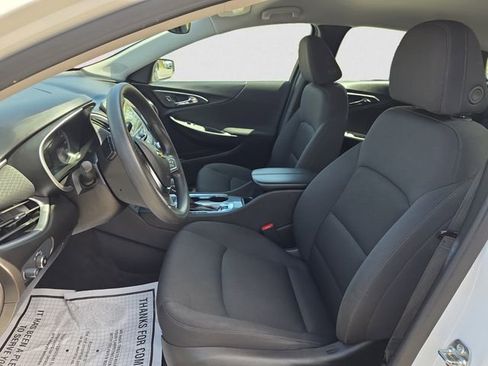 Used 2025 Chevrolet Malibu LT FWD image 9