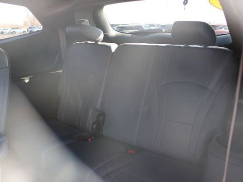 Used 2024 Buick Enclave Premium image 27