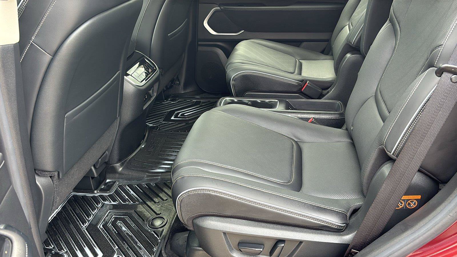 Used 2025 INFINITI QX80 Luxe RWD image 17