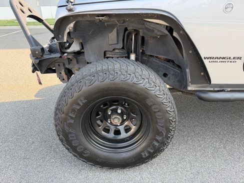 Used 2016 Jeep Wrangler Unlimited Sport w/ Quick Order Package 24S AWD/4WD image 13