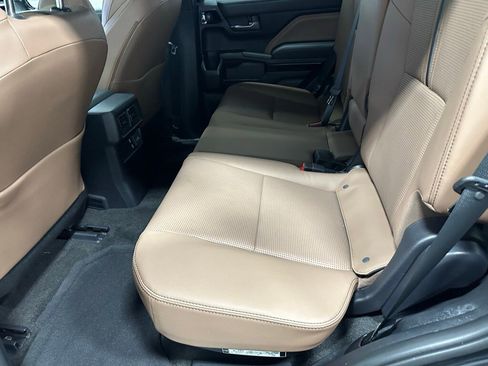 Used 2025 Toyota 4Runner Limited image 45