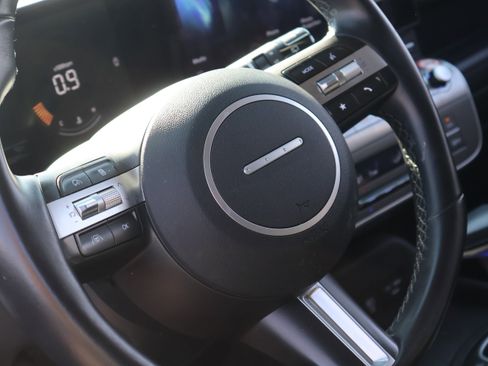 Used 2025 Hyundai Kona SEL image 21