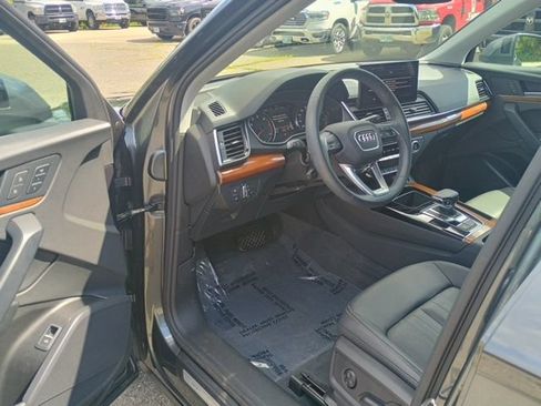 Used 2023 Audi Q5 2.0T Premium w/ Convenience Package AWD/4WD image 25