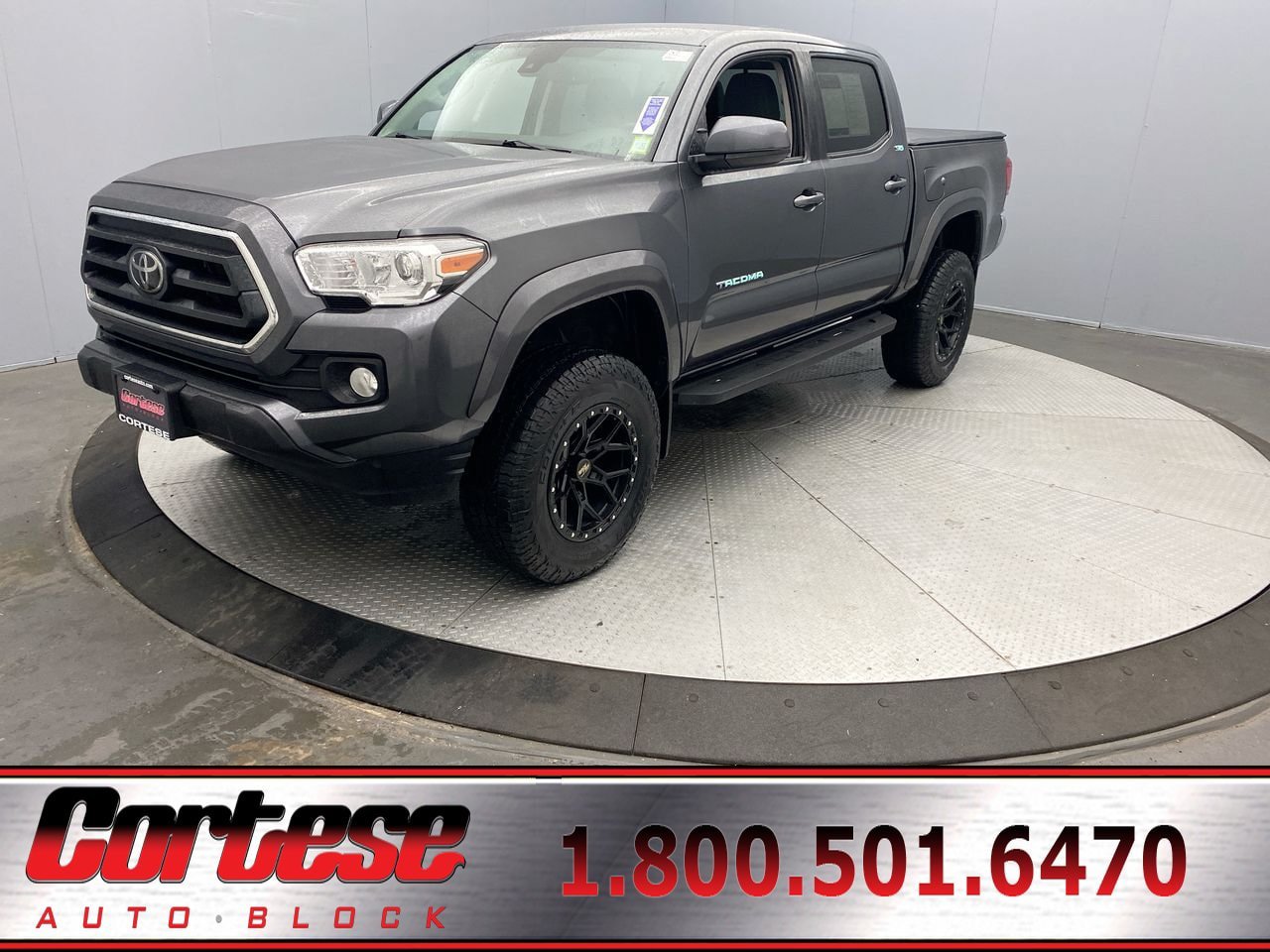 Used 2021 Toyota Tacoma SR5 AWD/4WD image 1