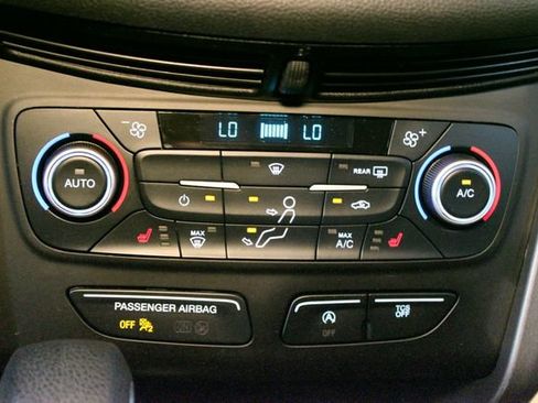 Used 2019 Ford Escape SE w/ Ford Safe & Smart Package FWD image 27