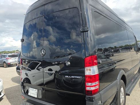 Used 2014 Mercedes-Benz Sprinter 2500 image 11