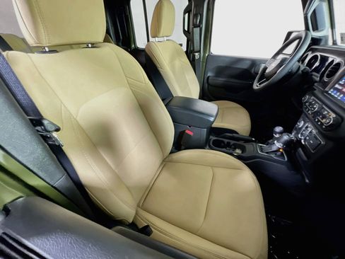 Used 2023 Jeep Gladiator Sport AWD/4WD image 27