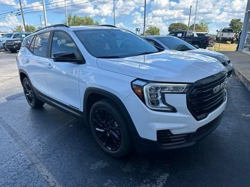 Used 2024 GMC Terrain SLE w/ Driver Convenience Package FWD image 1