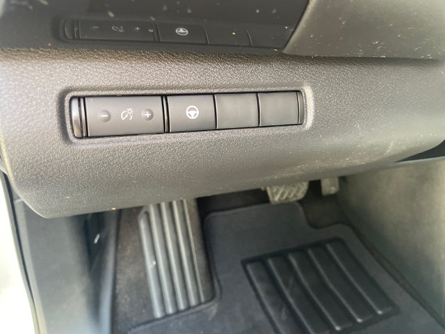 Used 2024 Nissan Pathfinder SV w/ Cargo Package AWD/4WD image 28