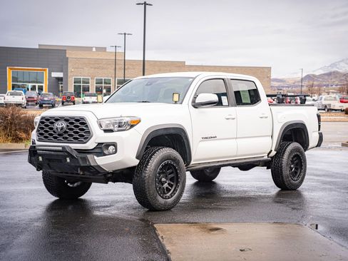 Used 2020 Toyota Tacoma TRD Off-Road image 12