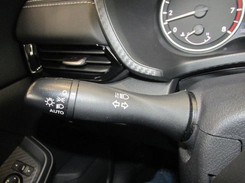 Used 2024 Nissan Sentra SV image 19