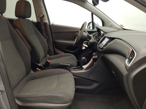Used 2020 Chevrolet Trax LS w/ Tint and Cruise Package FWD image 21
