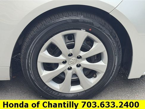 Used 2023 Toyota Corolla LE w/ Carpet Mat Package (TMS) FWD image 27