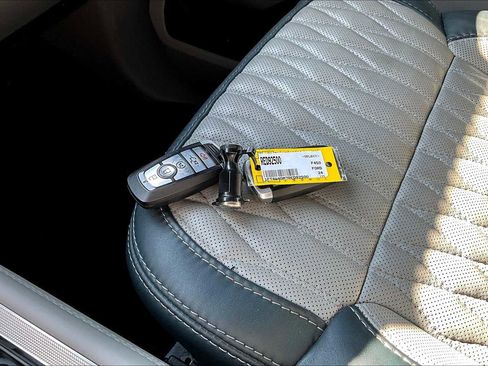 Used 2024 Ford F450 Limited image 27