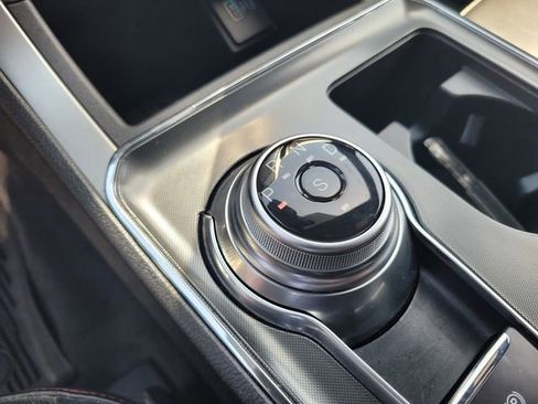 Certified 2023 Ford Edge ST-Line image 18