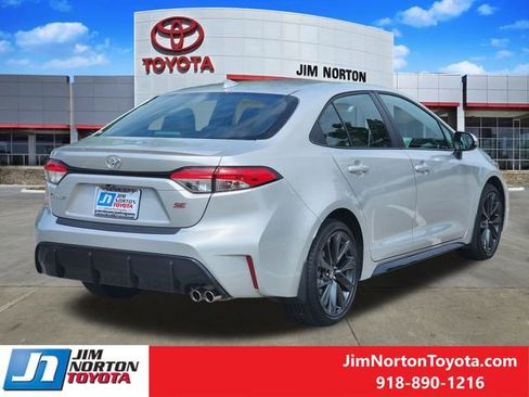 Used 2025 Toyota Corolla SE w/ SE Premium Package FWD image 6