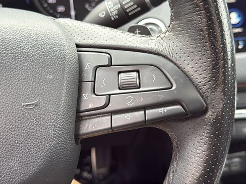 Used 2019 Cadillac XT4 Sport image 17