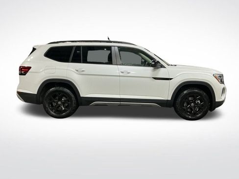 New 2026 Volkswagen Atlas Peak Edition image 4