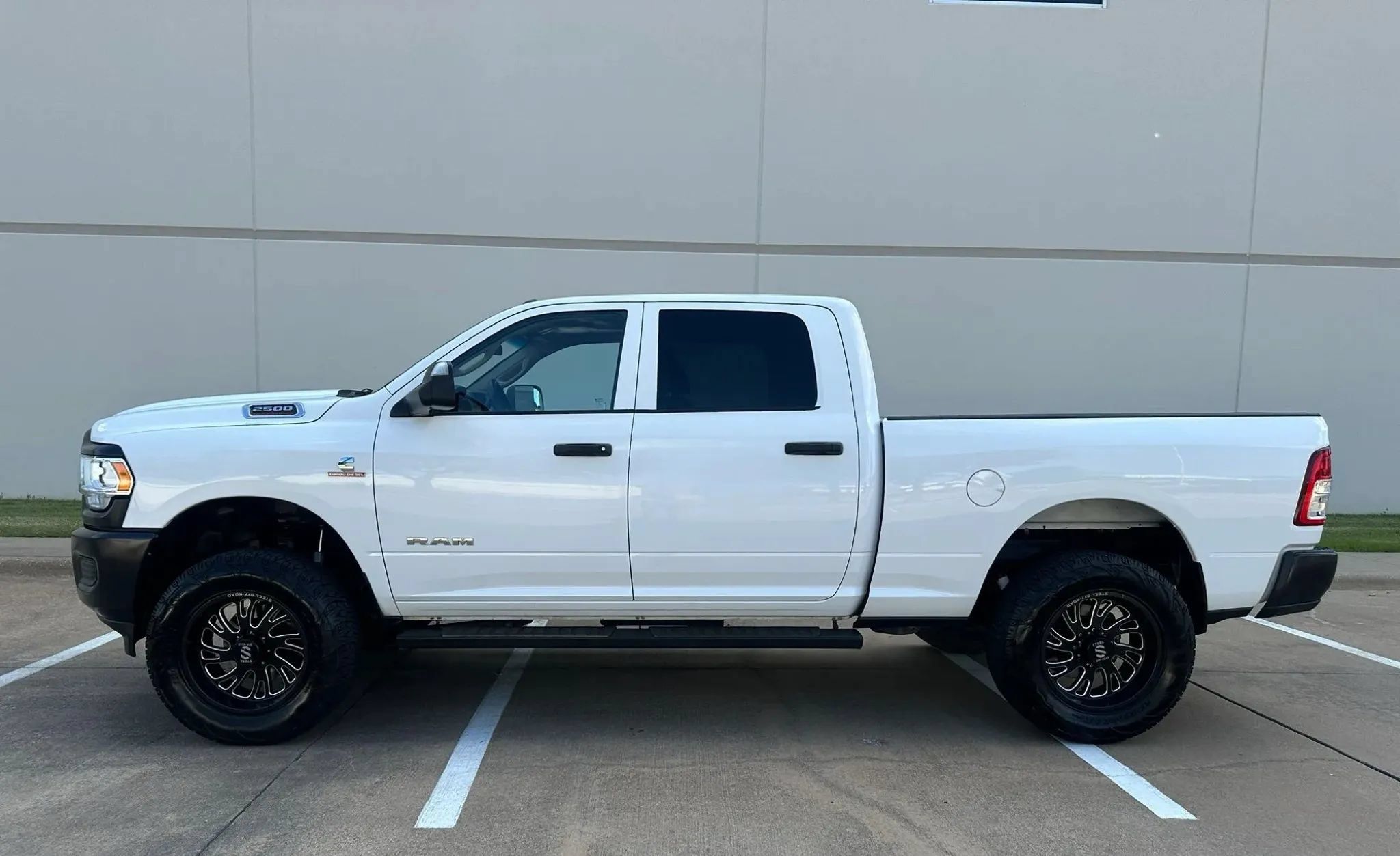 Used 2019 RAM 2500 Tradesman AWD/4WD image 1