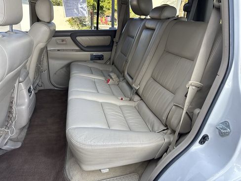 Used 2006 Toyota Land Cruiser image 16