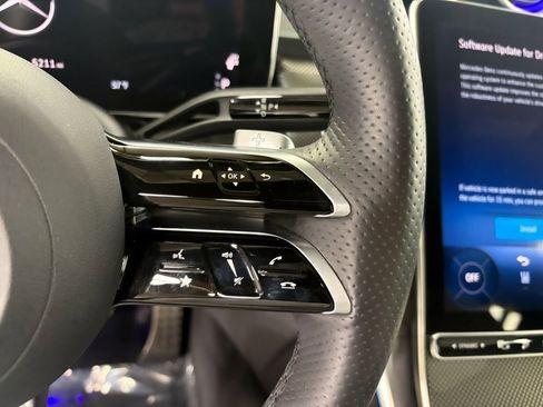 Used 2025 Mercedes-Benz GLC 350e 4MATIC w/ AMG Line image 13